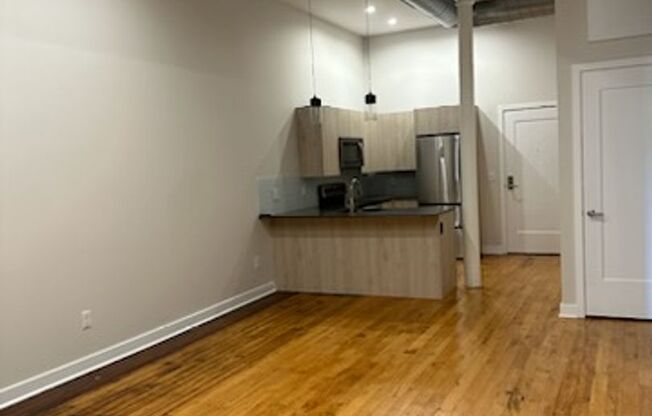 1 bed, 1 bath, 644 sqft, $1,775, Unit 1403