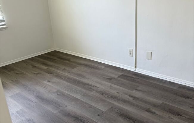 2 beds, 1 bath, $1,950, Unit 5940-6