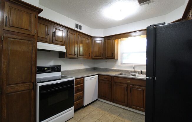 July 2025 FREE On This 3 Bedroom 1 Bath House in Prairie Village