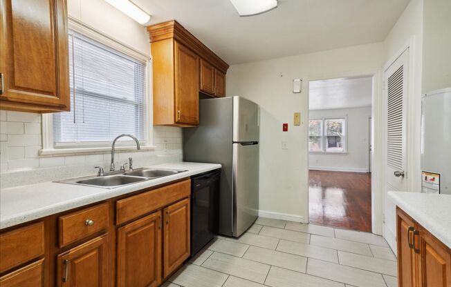 2 beds, 1 bath, $1,550