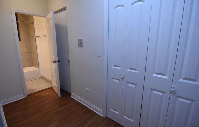 1 bed, 1 bath, 575 sqft, $2,000, Unit GR 712-BS
