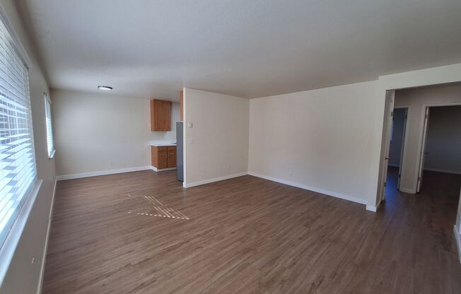 3 beds, 1 bath, $3,195, Unit 6