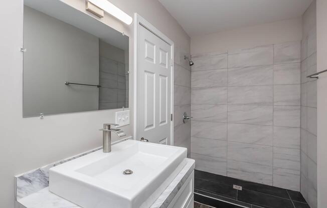 2 beds, 1 bath, $1,495