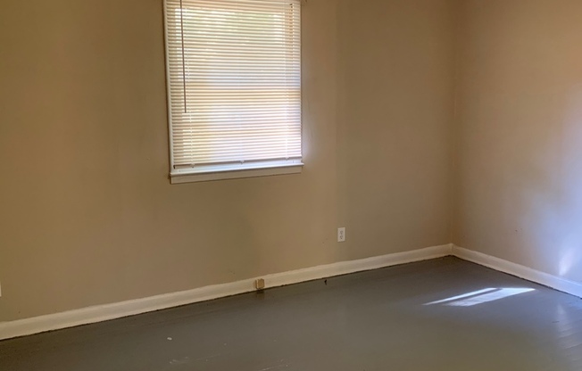 2 beds, 1 bath, $1,000