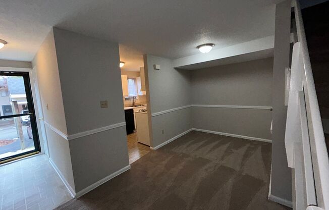 2 beds, 1 bath, 1,147 sqft, $1,000, Unit 411 - E BT