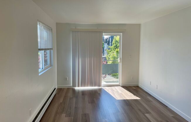 1 bed, 1 bath, 700 sqft, $1,725, Unit 11