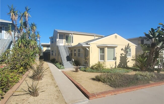 7263 W MANCHESTER AVE