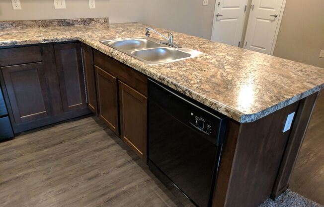3 beds, 2 baths, 1,293 sqft, $1,375, Unit 2450-312