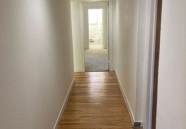 17 W PRESTON ST