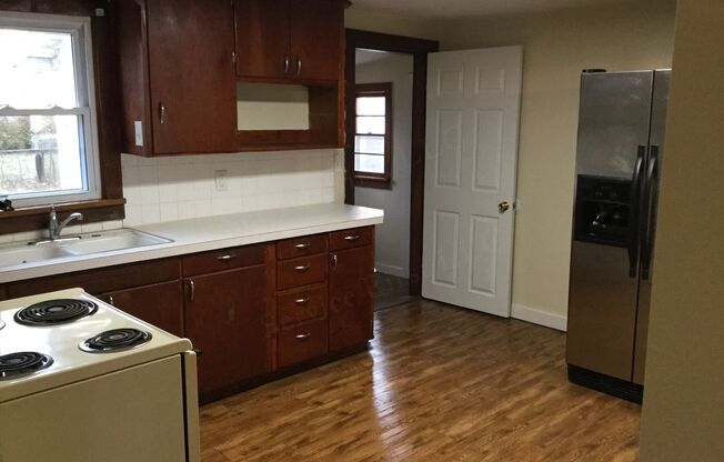 2 beds, 1 bath, $995