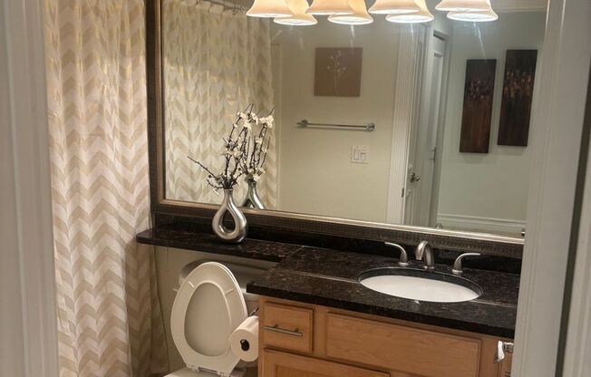2 beds, 2 baths, $2,200, Unit # 212