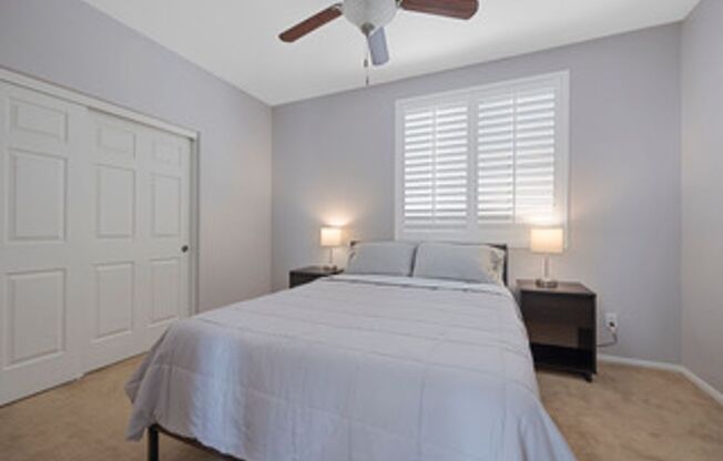 SE!! Pebble and Pollock!! Crystal Springs!!  4 Bedrooms!! BED & BATH Downstairs!!! Cover Patio in back!! Plantation Shutter Blinds T/O