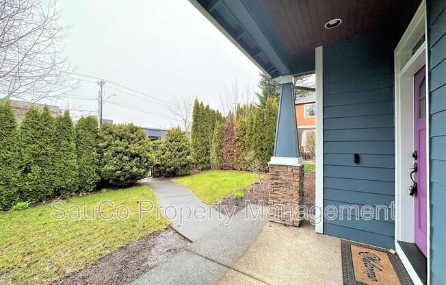 727 NE 65 CT