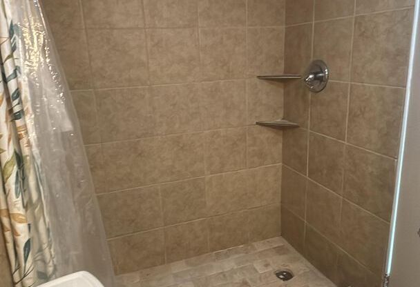 1 bed, 1 bath, 525 sqft, $1,350, Unit 212