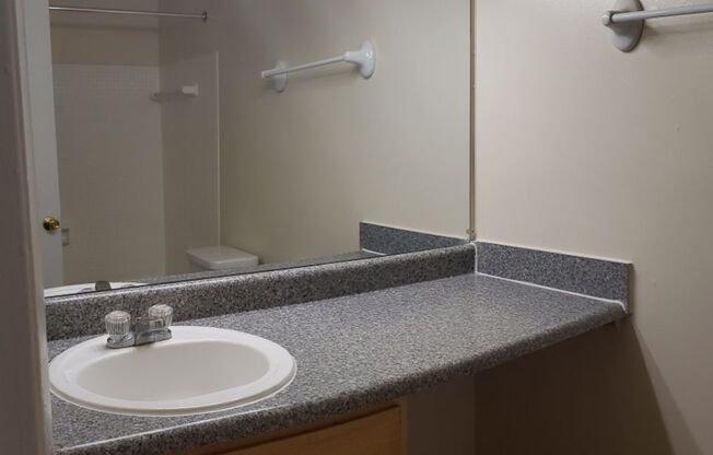 3 beds, 2 baths, 1,300 sqft, $2,325, Unit 3412 #104