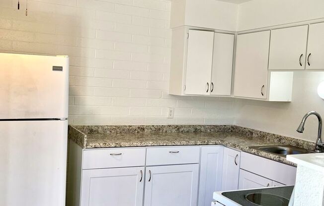 1 bed, 1 bath, 635 sqft, $1,150, Unit 12