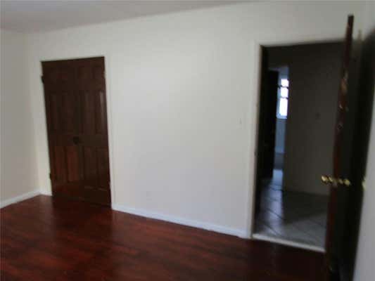 2 beds, 1 bath, 979 sqft, $2,500