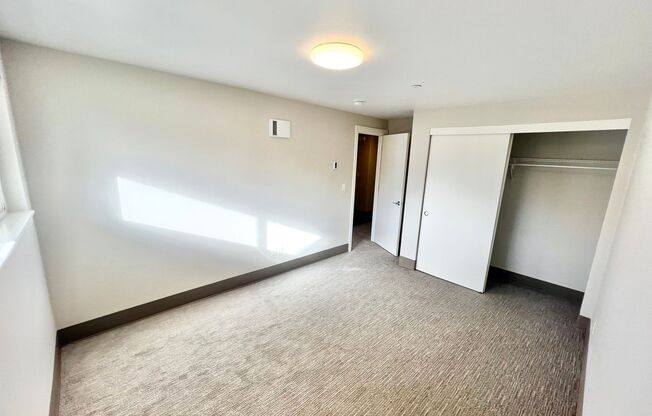 2 beds, 1 bath, 794 sqft, $1,500, Unit 02