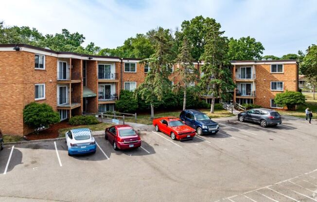4028 37th Ave. N- Windsor Court