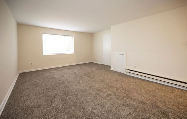 2 beds, 1 bath, 640 sqft, $1,195, Unit 105-N22