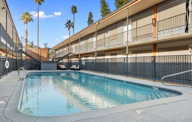 2 beds, 1 bath, 850 sqft, $1,750, Unit 12