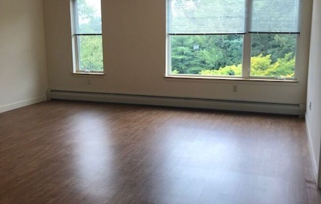 2 beds, 1 bath, 1,010 sqft, $2,150, Unit 110