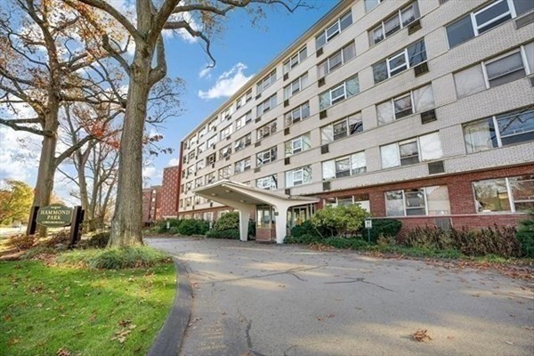 10 Hammond Pond Pkwy