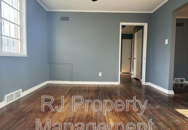 1082 WOODBURY