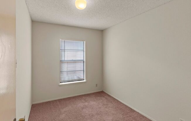 Close to UTSA / Medical