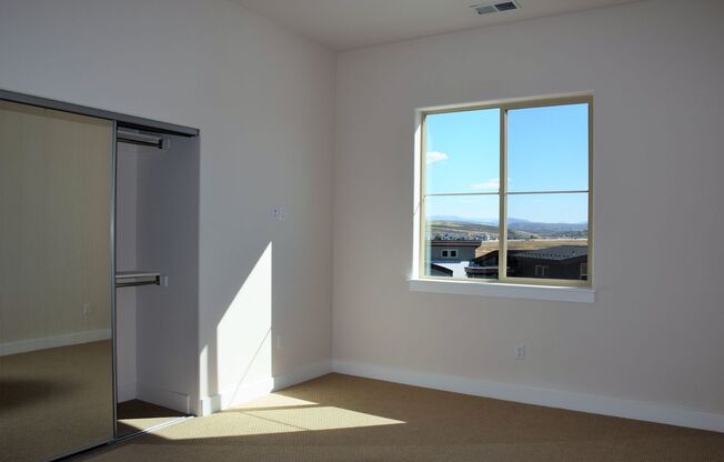 2 beds, 2 baths, $2,900, Unit # 37