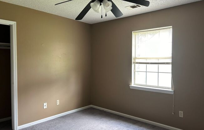 FALL MOVE-IN SPECIAL: 50% OFF 1st MONTH'S RENT!**