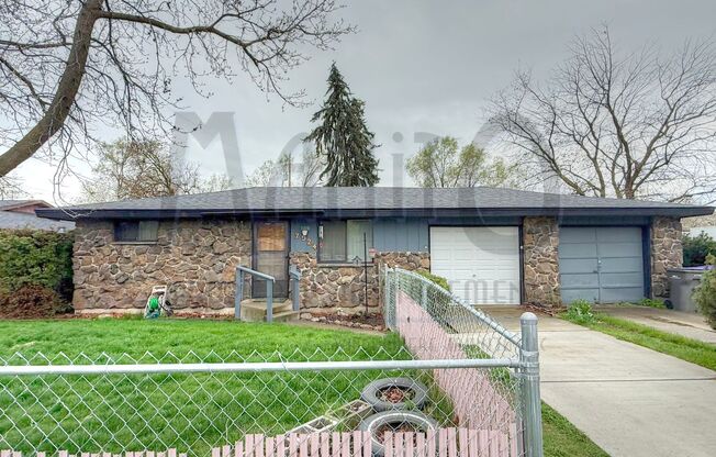 Indiana Ave/Ella Rd Duplex