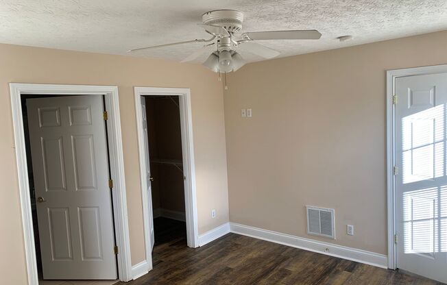 2 beds, 2 baths, 990 sqft, $1,115, Unit 918 B