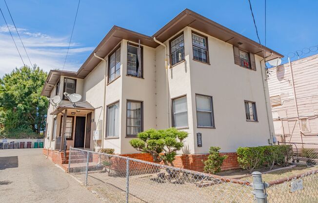 1915-1937 33rd Ave