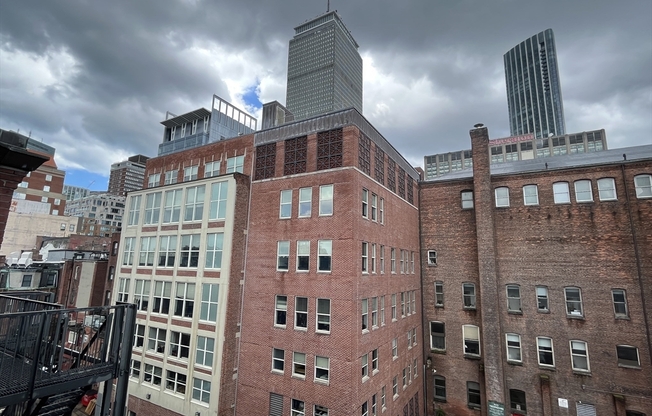 302 NEWBURY ST