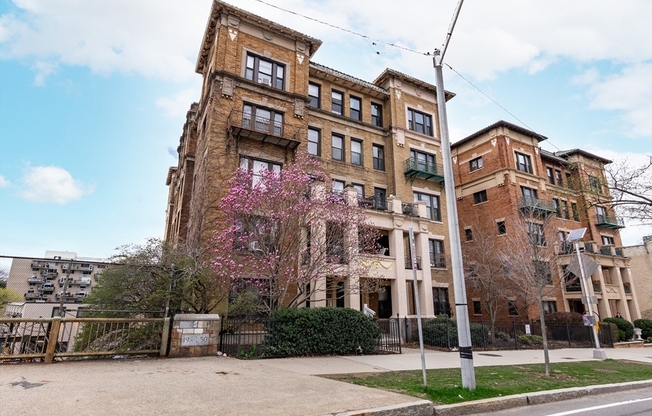 5 beds, 2 baths, 1,430 sqft, $9,499, Unit 4