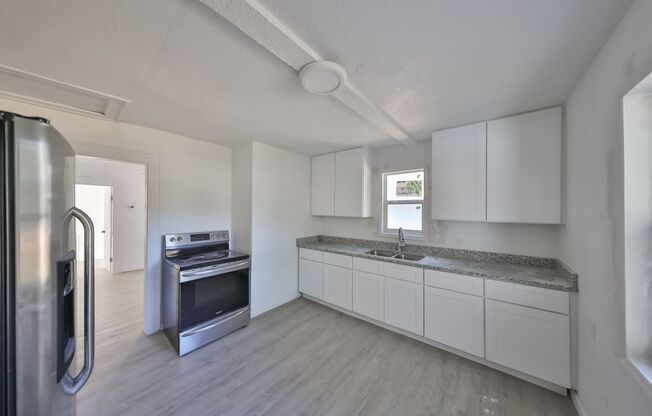 2 beds, 1 bath, $1,950