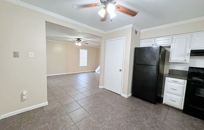 2 beds, 1.5 baths, $1,000