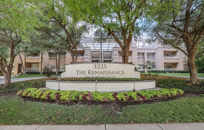 Luxury Turtle Creek Highrise Retreat with Private Access & Stunning Balcony Views