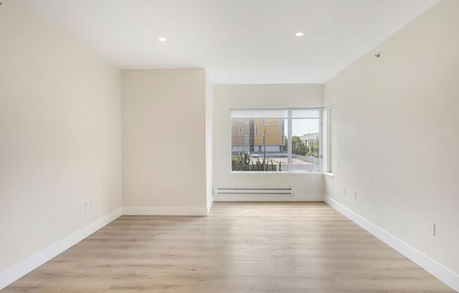2 beds, 1 bath, 760 sqft, $2,698, Unit 604