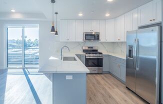 Jasmine Luxury Apartments (3672 Jasmine)