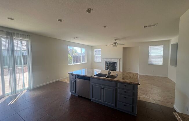 Rare DR Horton 4-bedroom Oakley rental opportunity!