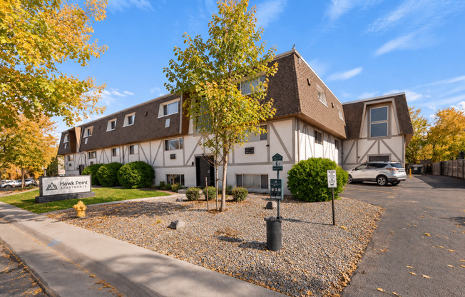 Hawk Point Apartments | Renovated 1 & 2 Bedroom Homes in Prime Denver Location!