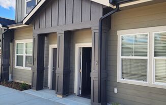 Chets Place Built in 2024 - 2 Bedroom 2 Bathroom w/ private baths for each bedroom