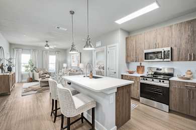 2 beds, 2 baths, 1,086 sqft, $2,090