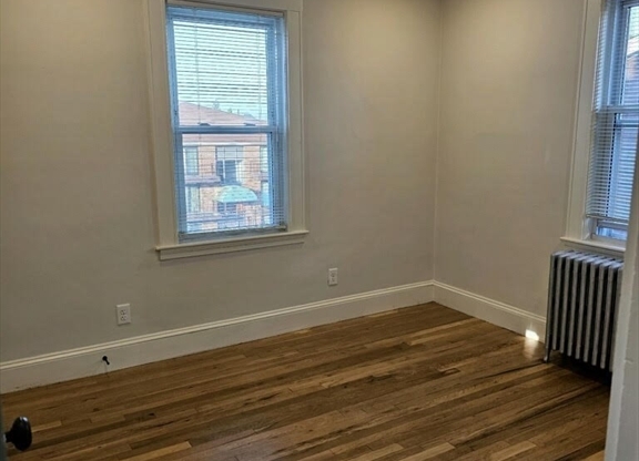 3 beds, 1 bath, 1,400 sqft, $3,250, Unit 2