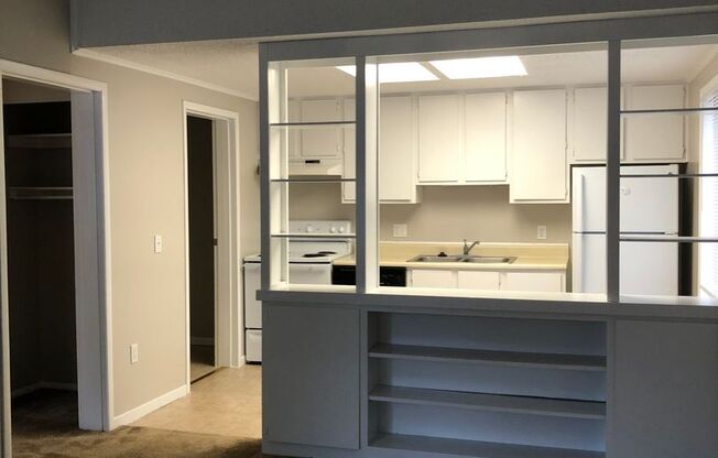 1 bed, 1 bath, 634 sqft, $839, Unit 5627 UD