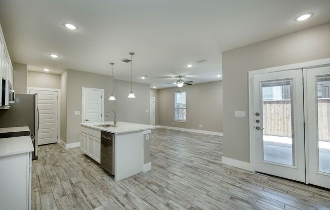438 PARKLINE DR