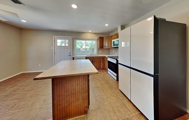 3100 FAIRGATE DR