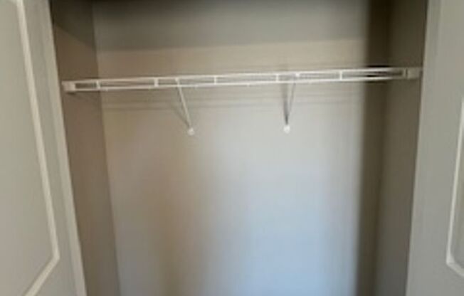 2 beds, 1 bath, 950 sqft, $1,000, Unit 214